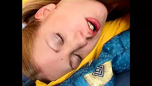 Ufacık minik amcık en ateşli fışkırtma mastürbasyonu vol 1