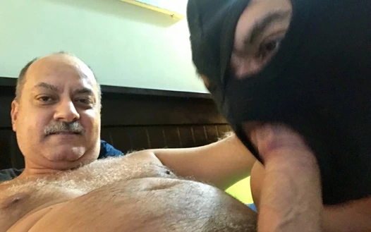 Daddy Chris bir ibneye prezervatifsiz biniyor 23