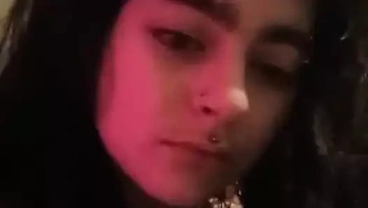 Seni asla sikmeyeceğim ama şarkı söyleyen ve dans eden benim