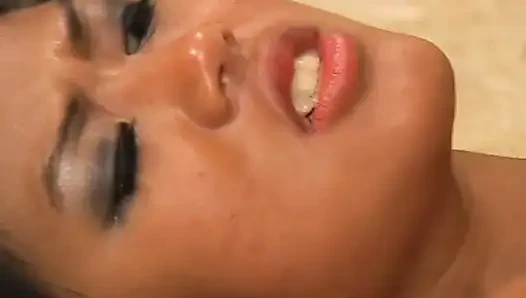 Asyalı ve siyah adam