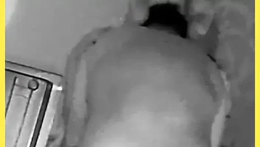 Fışkırtarak yatağımı tamamen ıslak bırakıyor