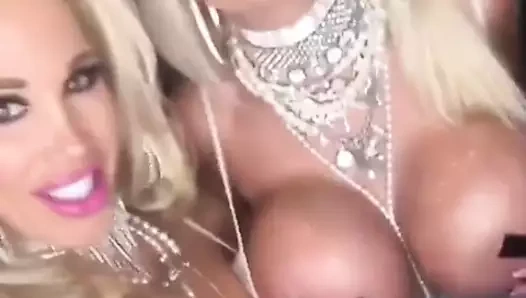 Rebecca &amp; ammie lanet horoz yok eder