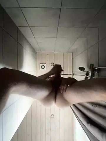 Bana mastürbasyon yapıyor