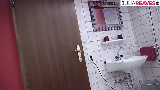 Sürtük canavar bir yarağı emdikten ve bindikten sonra döl yiyor