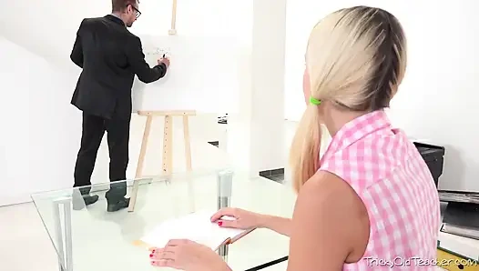 Veronika ve kurnaz yaşlı öğretmeni akıllara durgunluk veren seks yapıyor