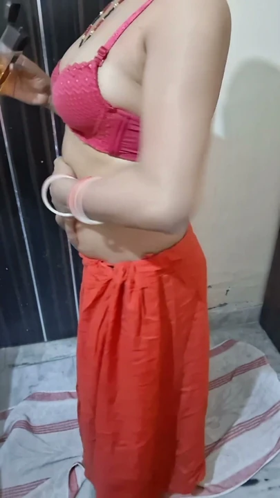 Bengali Bhabhi's Sexy Massage Video Cock Will Stand Up After Seeing You | Clip 1