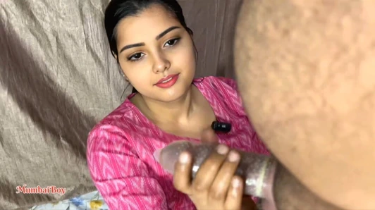 Hintli köylü kız arkadaş otelde erkek arkadaşıyla sikişiyor güzel kız arkadaş sıkı amcık