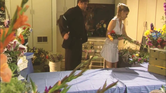 Ateşli kızlar sahne 2_exuberant sarışın ev hanımı götten sert sikiliyor ve spermle kaplanıyor