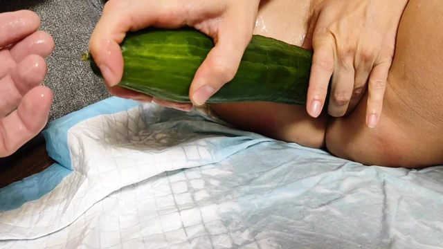 Yumruk sokma, vibratör, salatalık ve fışkırtma