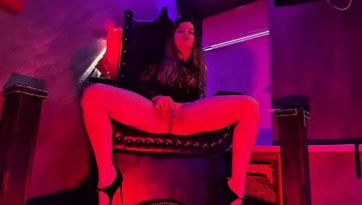 Sua deusa decidiu mostrar como ela goza lindamente