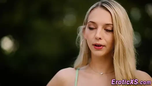 sarışın sürtük alır oral ve sürmek