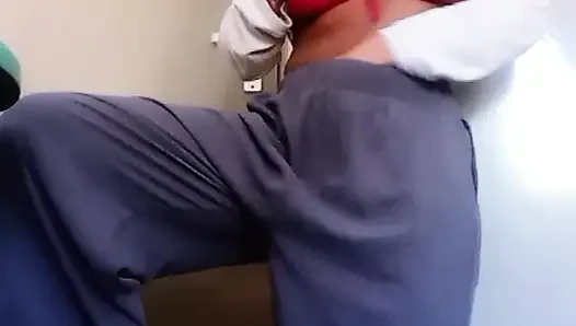 Ailem seks yaparken kendimi tutamıyorum