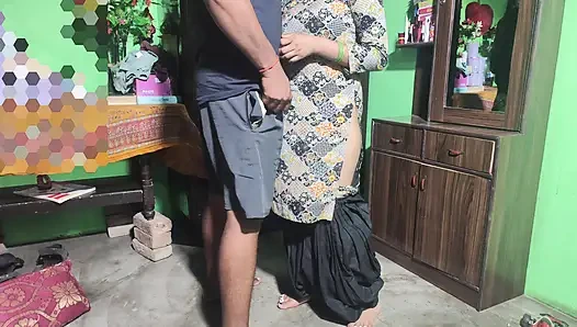 Yerel kız mms xxx seks desi sevimli kız köyde açık havada sikişiyor