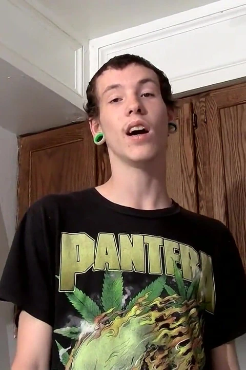 Hung Jake daha fazlası için geri döndü!