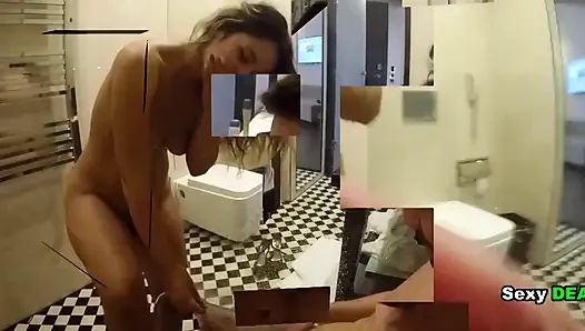 Tanrıça sexydea ile ateşli duş eylemi tutkulu sonrası