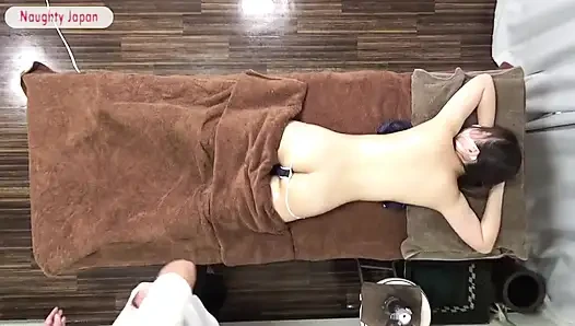 Minyon fuar güzellik, uzun rahatlatıcı ve samimi bir yağ seansın tadını çıkaran olgun bir Aura ile geri dönüyor - bölüm 1