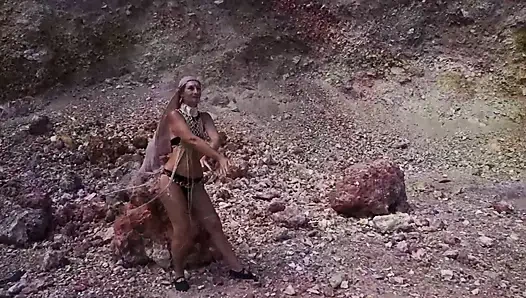 Hills'te Otherland dansı