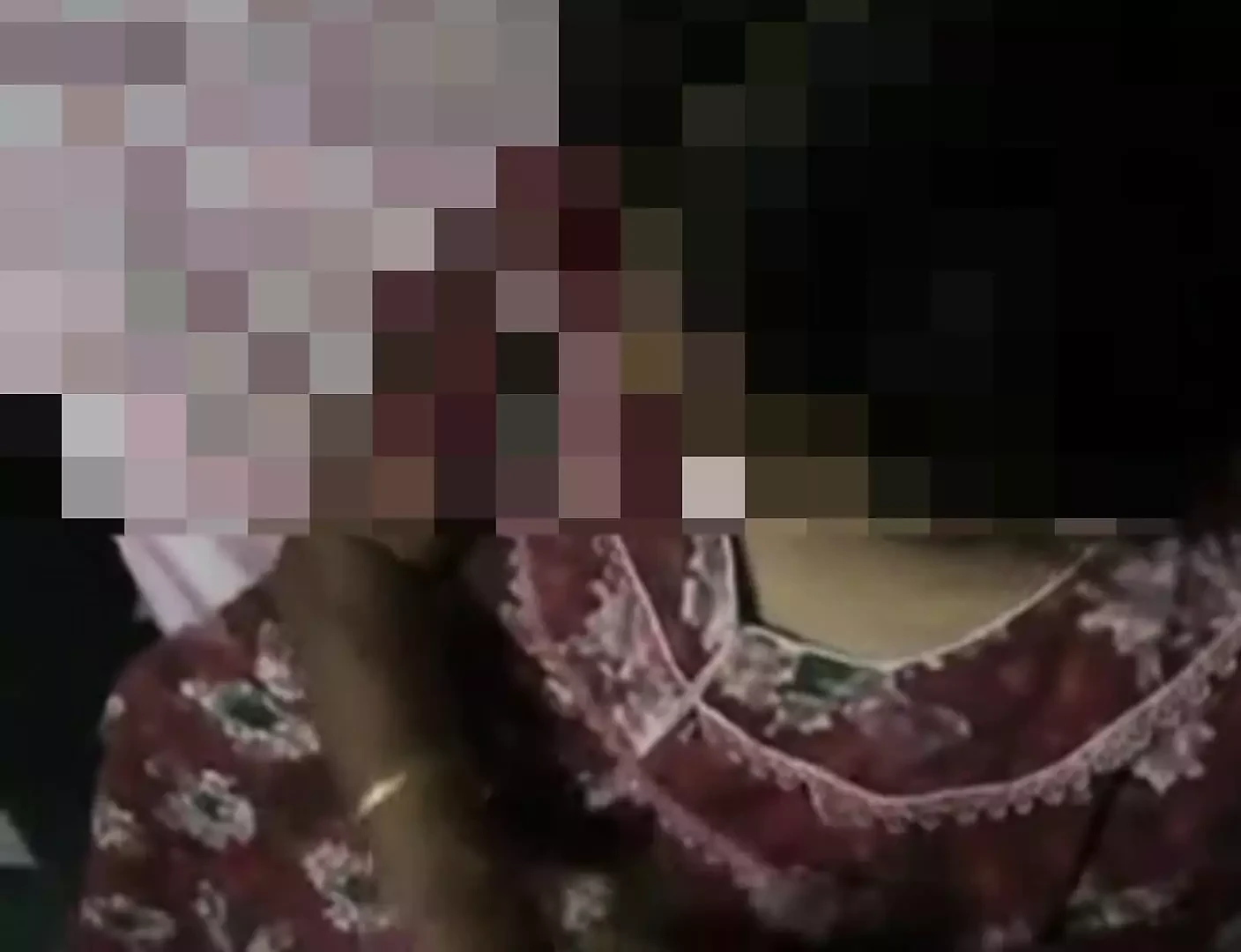 Ateşli sesli Telugu teyze