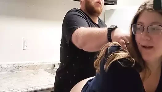 Bbw gets becerdin köpek içinde empty apartment