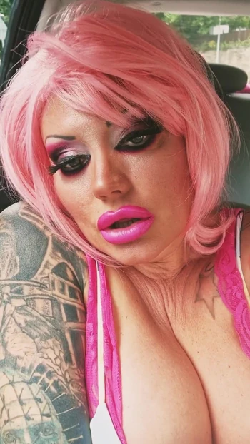 Автомобильная шлюха №2 - Розовая принцесса