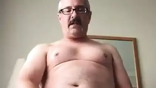 baba okşayarak onun horoz