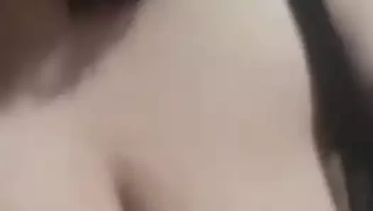 Milf gösterilen memeler üzerinde kam