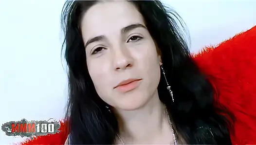 Avrupalı amatör Erissa çifte penetrasyonlu üçlü seks - sert anal ve sakso