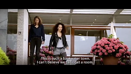 İmkansız aşk. sıcak alman lezbiyenler romantik öpüşme drama