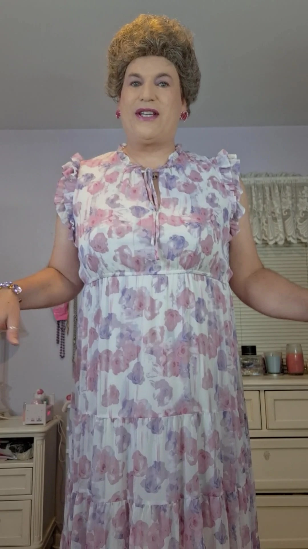 क्या आप नानी ट्रॅनी विकी की झाड़ी के साथ खेलेंगे?