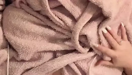 Soğuk geceler meme uçlarını sert yapıyor!