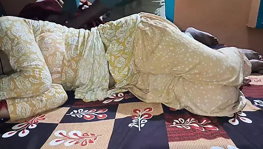 Yenge xshika sert sikiliyor ve ıslak amcığın içine boşalıyor