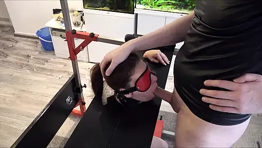 Köle, Direkte Savunmasız Sybian'da Orgazma Sürüklendi