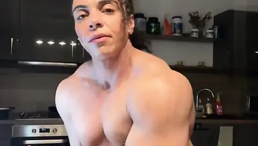 Kim bu kaslı vücuda karşı koyabilir