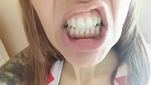 Bu hemşire döllerini yalayacak!!