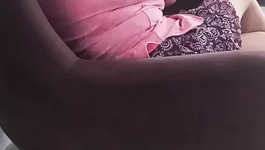 Arkadaşımın başörtülü annesiyle külotlu çorap fantazi