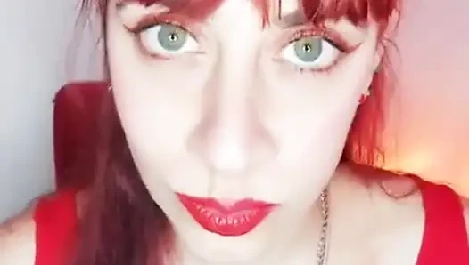 Shyyfxx bir takipçiye bir video ayırıyor, böylece sütünü 31 talimatına ithaf ediyor