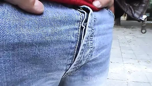 Yarak emici Anna götten sikişmek istiyor