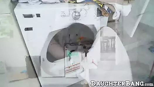 Şaşırtıcı küçük memeler genç Başlarken kedi dövülerek tarafından Latin çük