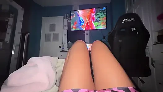 Watching hentai porn heats her up a lot, her pussy we want the one in the can