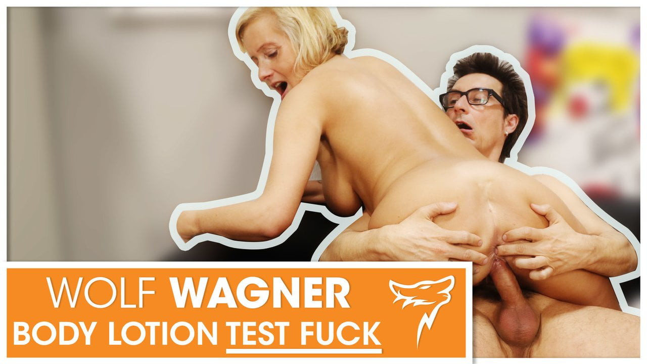 Leni bir vücut losyonu testi sırasında becerdin alır! wolfwagner.com