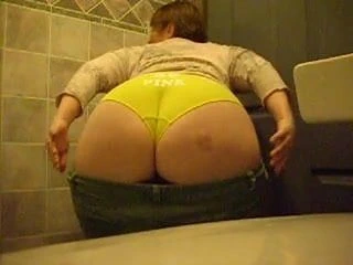 İrlandalı pawg m.j. sarıya dönüyor