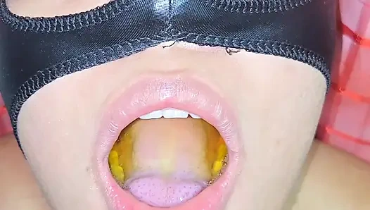 2026'nın başında sidik ve sperm içiyor