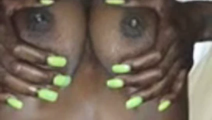 Cum üzerinde bir siyah göbek