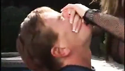 Asya büyük göğüsler