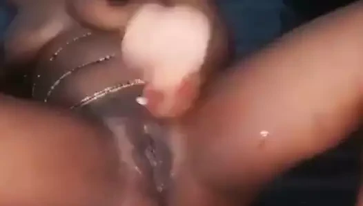 Nijeryalı kız mastürbasyon yapıyor