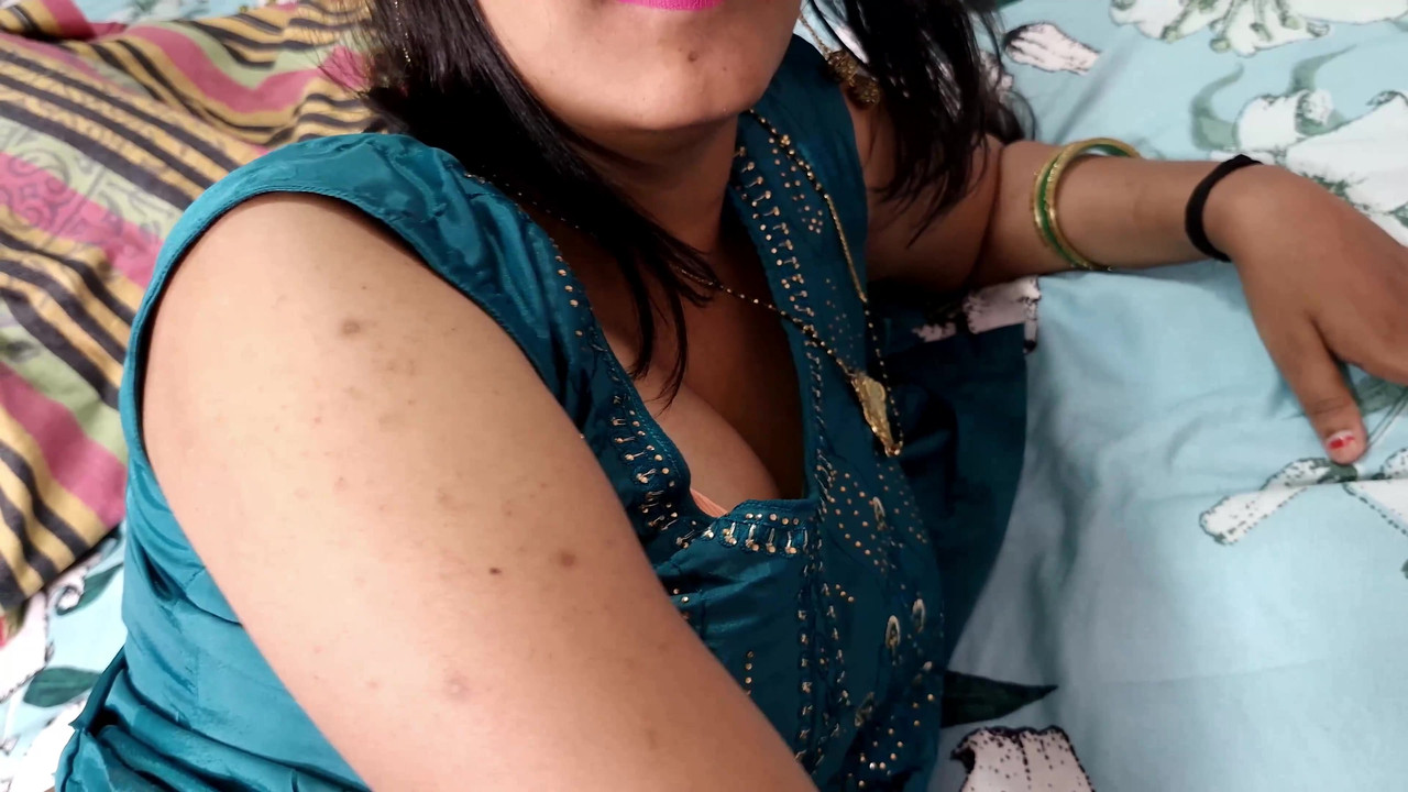 Nokar-Malkin Romance, Hot Mallu Aunty Fucked By Tenant Boy while home alone, hindi xxx sex