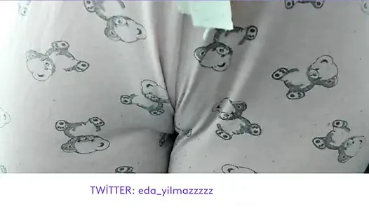 CAMELTOE- MASTURBATE WITH PAJAMA- RUBBING PUSSY WITH PAJAMA