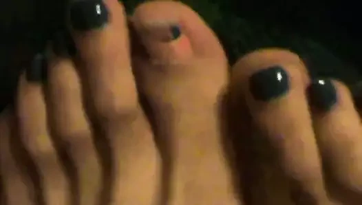 Pinky g büyük siyah topları ezer