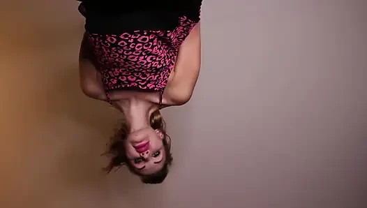 Topuklu ayakkabının üzerindesin