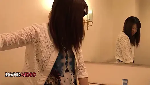 Baştan çıkarıcı jav yıldızı miri kawada evde keyifli amatörler sert seksin tadını çıkarıyor